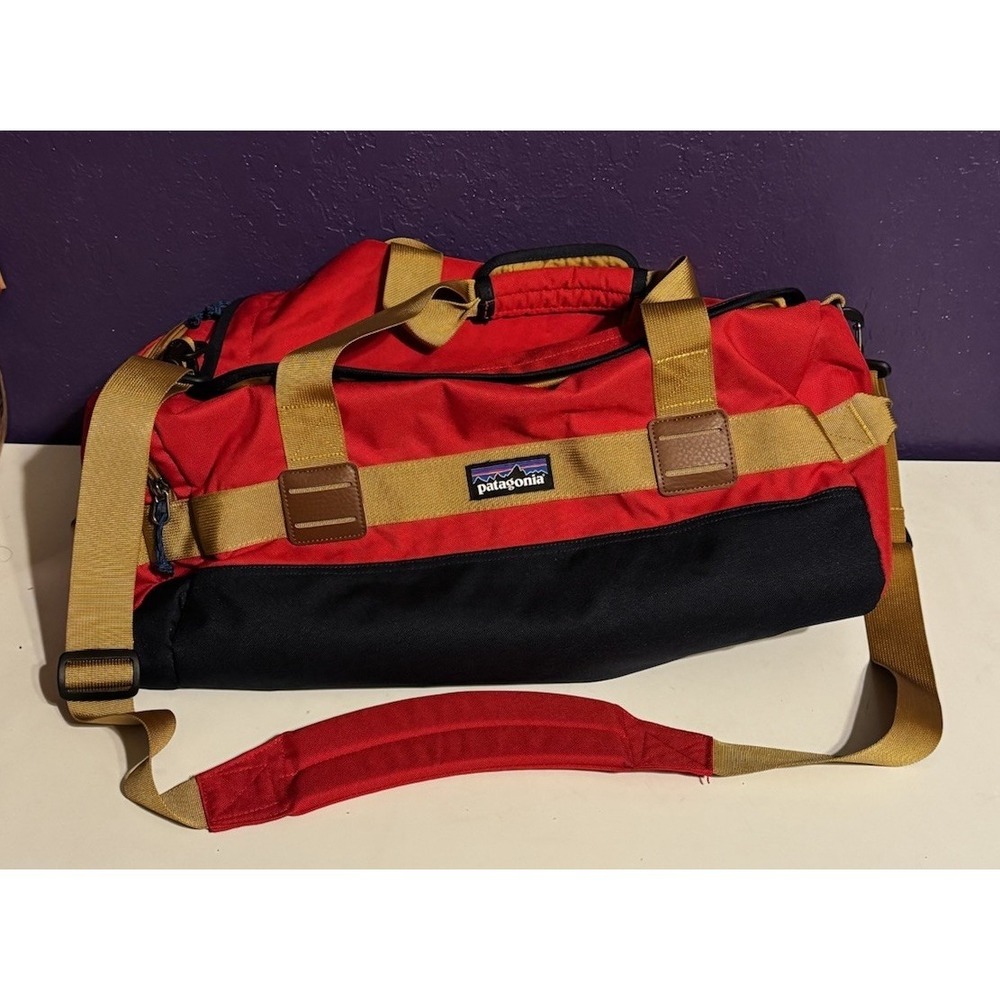 Patagonia 30L Arbor Duffle Bag Sumac Red Unisex Carry On Luggage